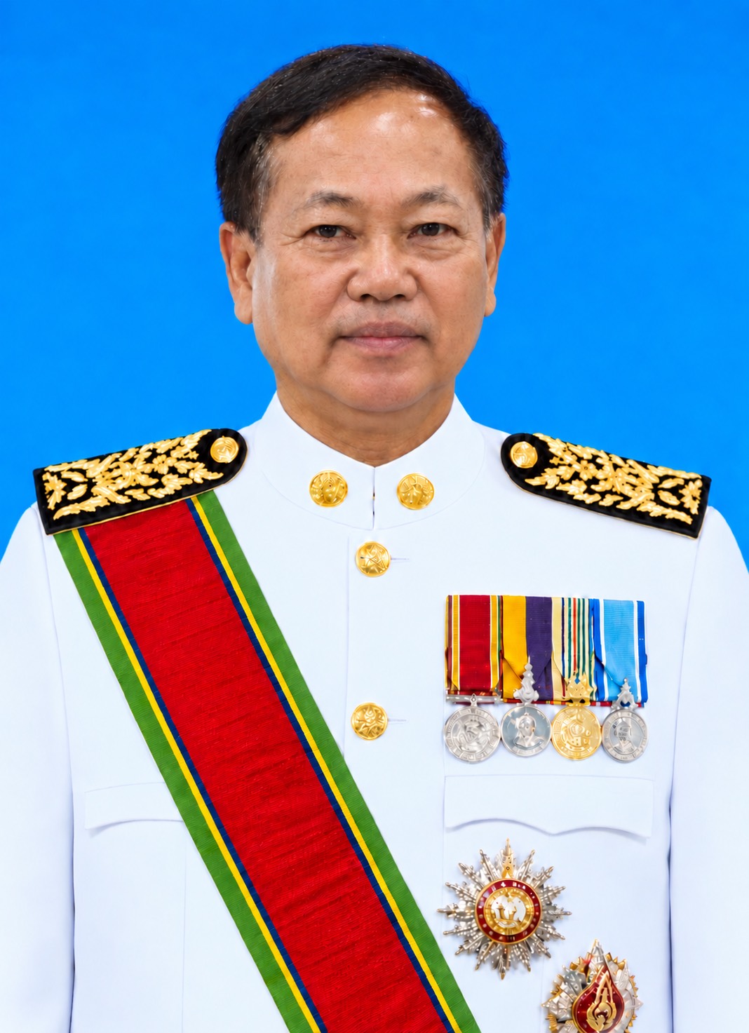 นายบำรุง อยู่เจริญ